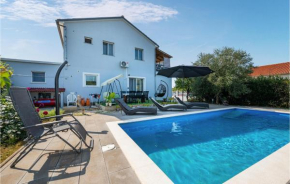 Stunning Apartment In Pula